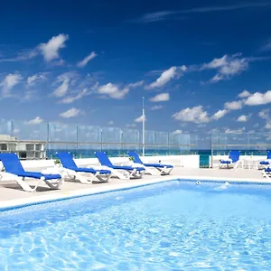 Hotel Azure Lofts & Pool